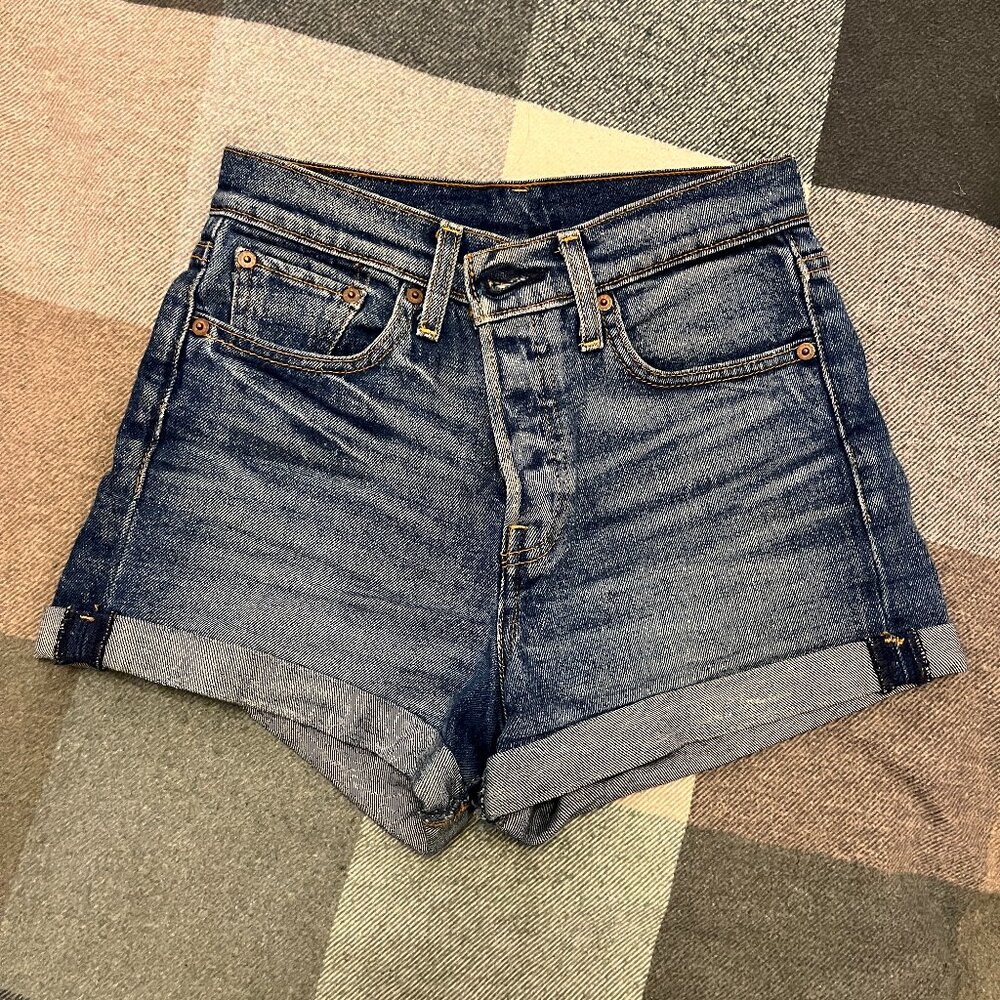 Levi's 501® rolled shorts